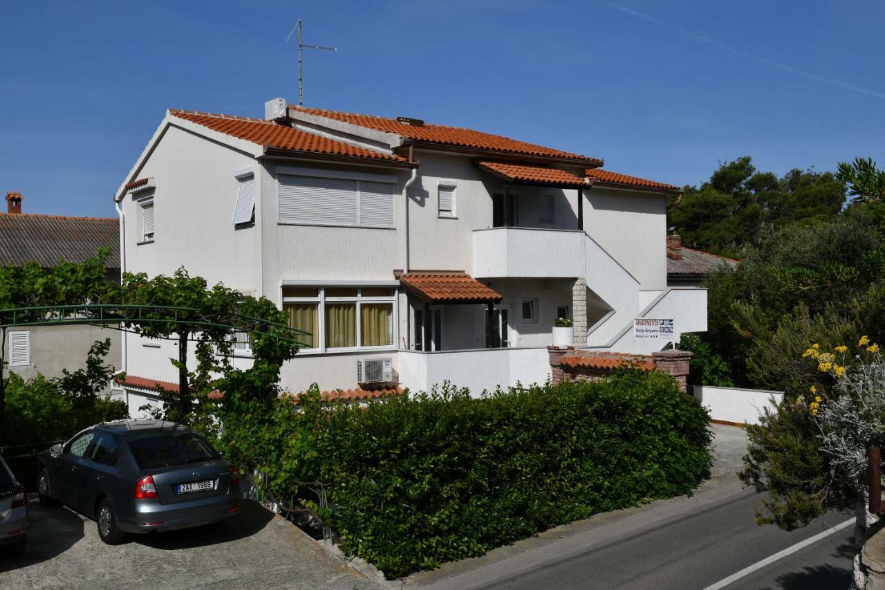 Apartments Josip Rab Town Exteriör bild