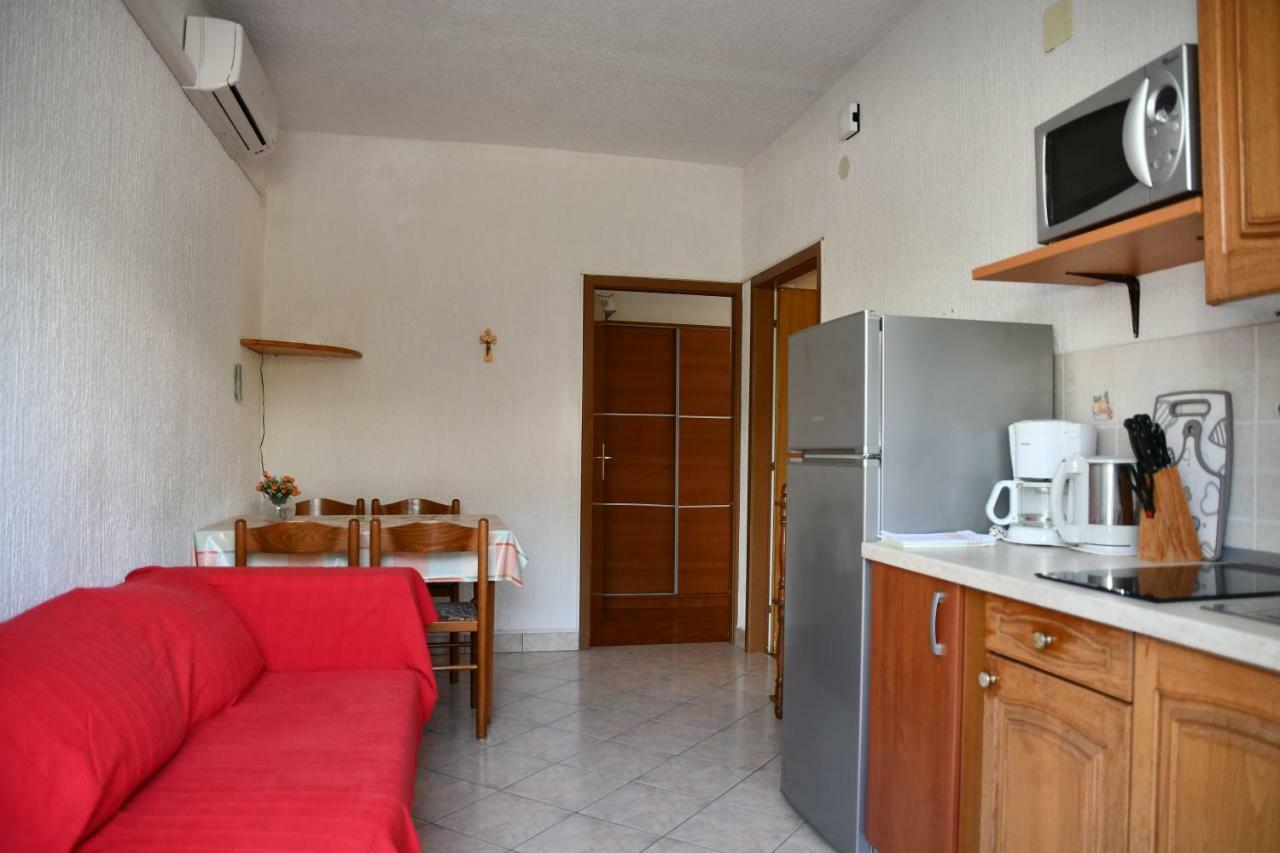 Apartments Josip Rab Town Exteriör bild